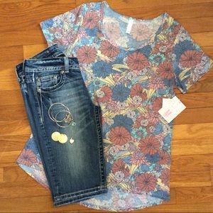 LuLaRoe Medium Classic T - T-shirt - Floral